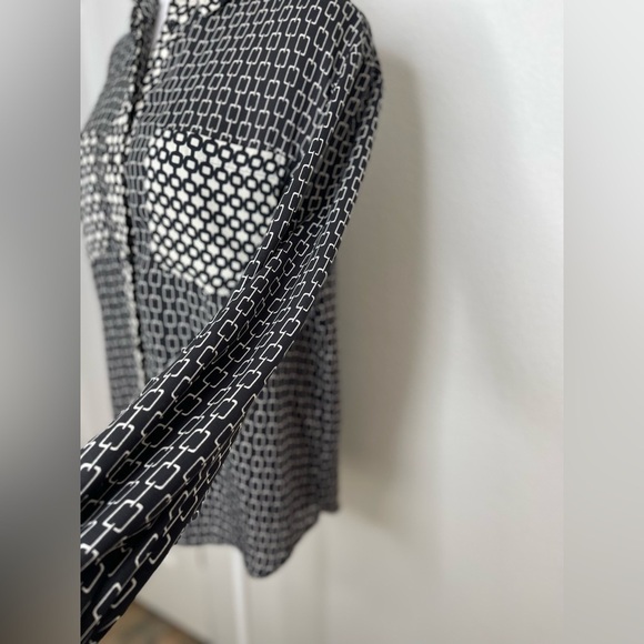Who What Wear Black White Geometric Pattern Long Sleeve
Button Up Blouse XS - Picture 8 of 14